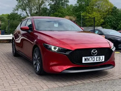 Usado Mazda 3 Inclusive 122 HP (89 kW) 2020 Vermelho Citadino