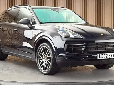 Used Porsche Cayenne Platinum Edition 462 HP (339 kW) 2022 Blue SUV
