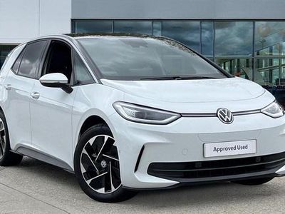 Glacier white Used 2025 VW ID.3 Pro Hatchback | £25,023 (Expensive)
