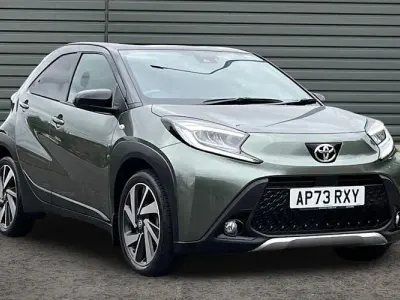Used Toyota Aygo X 72 HP (52 kW) 2024 Green SUV