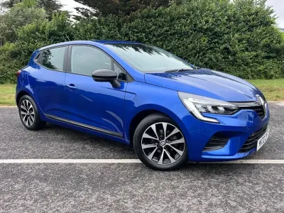 Used Renault Clio Evolution 90 HP (66 kW) 2023 Blue Hatchback