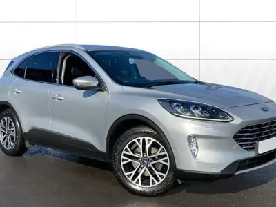 Käytetty Ford Kuga Titanium 150 HP (110 kW) 2020 Hopea Katumaasturi