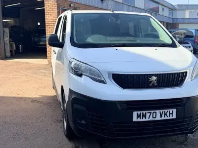 Used Peugeot Expert 102 HP (75 kW) 2021 White Van