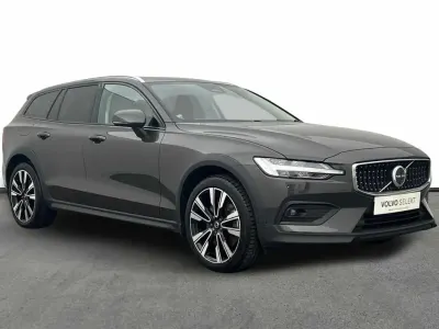 Used Volvo V60 CC Ultimate 247 HP (181 kW) 2023 Grey Estate
