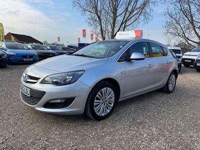Used Vauxhall Astra Excite 100 HP (73 kW) 2015 Silver Hatchback