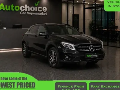 Usado Mercedes GLA180 Urban 122 HP (89 kW) 2019 Preto SUV