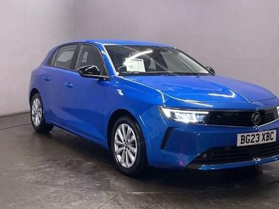 Used Vauxhall Astra Design Edition 130 HP (95 kW) 2023 Blue Hatchback
