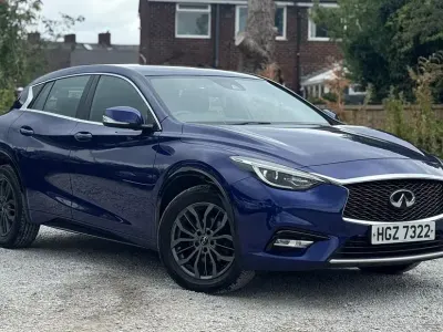 Used Infiniti Q30 Business 2017 Blue Hatchback