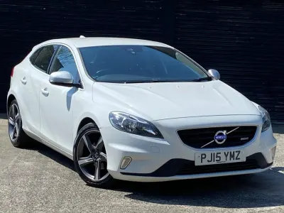 Begagnad Volvo V40 R-Design 115 HK (84 kW) 2015 Vit Halvkombi