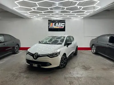 Used Renault Clio IV Dynamique 75 HP (55 kW) 2015 White Hatchback