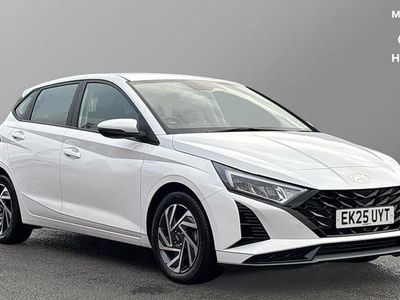 Used Hyundai i20 Advanced 100 HP (73 kW) 2025 White Hatchback