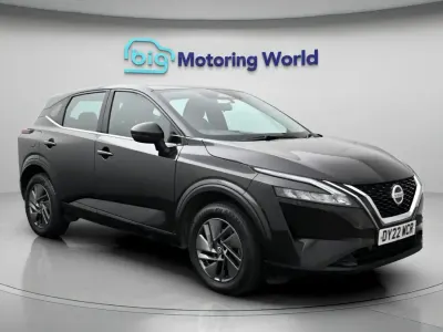 Używany Nissan Qashqai Acenta Premium 140 KM (102 kW) 2022 Czarny SUV