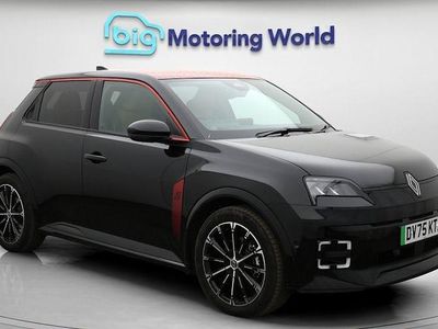 Used Renault 5 E-Tech Iconic 110 kW (150 HP) 2025 Black Hatchback