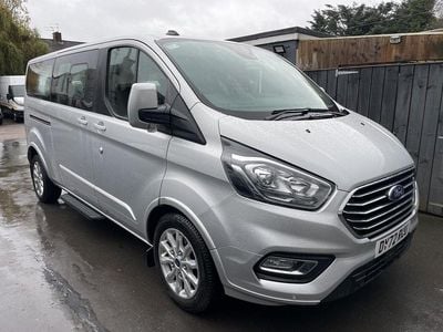 Begagnad Ford Tourneo Custom Titanium 2022 Silver Van