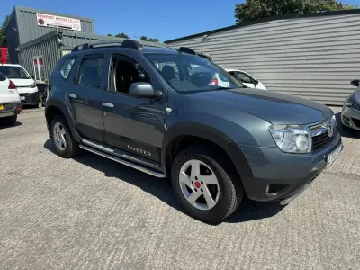 Used Dacia Duster Lauréate 110 HP (80 kW) 2014 Grey SUV