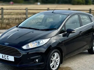 Used Ford Fiesta Zetec 101 HP (74 kW) 2015 Black Hatchback