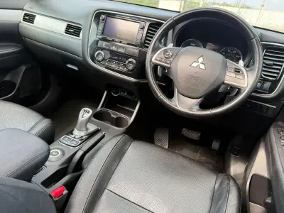 Used Mitsubishi Outlander P-HEV 2015 Blue Estate