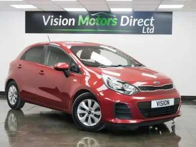 Used Kia Rio 84 HP (61 kW) 2016 Red Hatchback