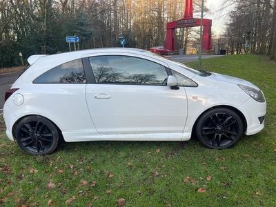 Used Vauxhall Corsa Edition 85 HP (62 kW) 2011 White Hatchback