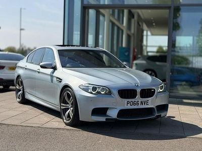 Begagnad BMW M5 Comfort Edition 560 HK (411 kW) 2021 Silver