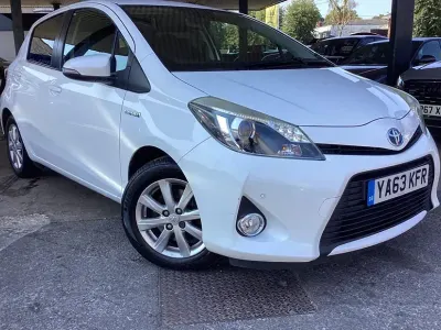 Used Toyota Yaris Plus 101 HP (74 kW) 2014 White Hatchback