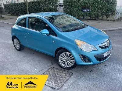 Begagnad Vauxhall Corsa Excite 2011 Blå Halvkombi