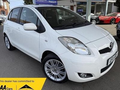 Used Toyota Yaris SR 2011 White Hatchback