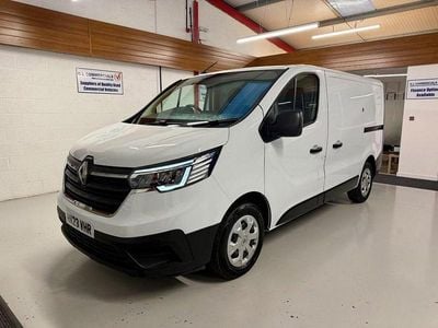 White Used 2023 Renault Trafic Business MPV | £14,495 (Good price)