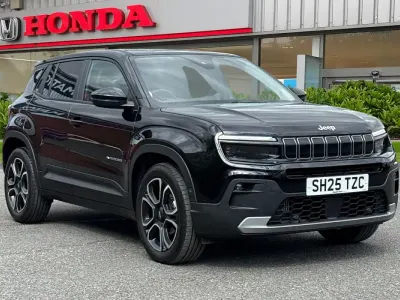 Begagnad Jeep Avenger Summit 100 HK (73 kW) 2025 Röd SUV