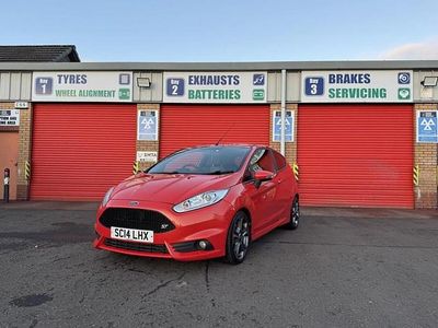 Used Ford Fiesta ST 180 HP (132 kW) 2014 Orange Hatchback