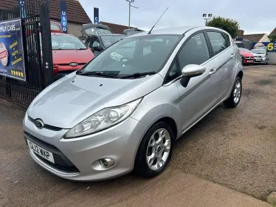 Used Ford Fiesta Zetec 96 HP (70 kW) 2012 Silver Hatchback