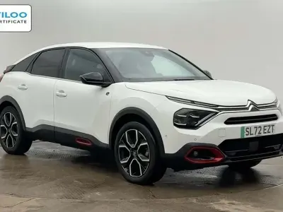 Begagnad Citroën e-C4 Shine 100 kW (136 HK) 2022 Vit Halvkombi