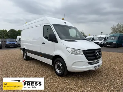 Używany Mercedes Sprinter 163 KM (119 kW) 2019 Biały Van