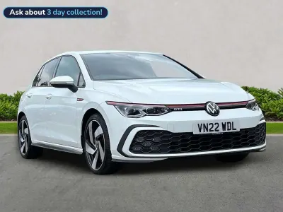 Begagnad VW Golf VIII GTI 245 HK (180 kW) 2022 Vit Halvkombi