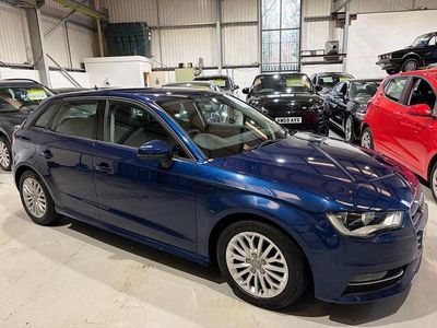Used Audi A3 Sportback Design 110 HP (80 kW) 2015 Blue Hatchback
