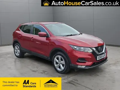 Used Nissan Qashqai Acenta Premium 140 HP (102 kW) 2019 Red SUV