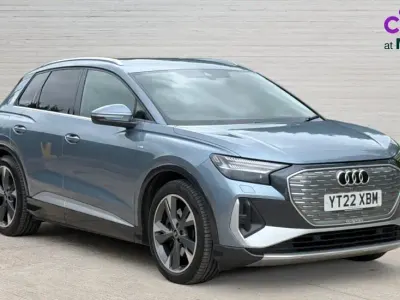 Usado Audi Q4 e-tron S-Line 150 kW (204 CV) 2022 Azul SUV