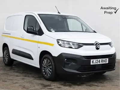 Used Citroën Berlingo 100 HP (73 kW) 2024 White MPV
