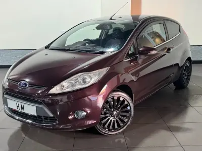 Używany Ford Fiesta Titanium 96 KM (70 kW) 2009 Czerwony Hatchback