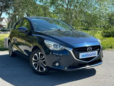 Usado Mazda 2 Inclusive 2016 Azul Citadino