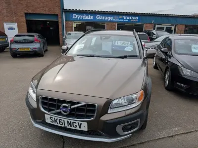 Usado Volvo XC70 SE Lux 215 HP (158 kW) 2011 Castanho Carrinha
