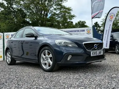 Used Volvo V40 190 HP (139 kW) 2015 Blue Hatchback
