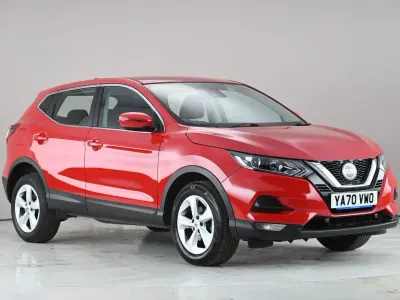 Used Nissan Qashqai Acenta Premium 140 HP (102 kW) 2020 Red SUV