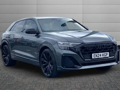 Used Audi Q8 Comfort 286 HP (210 kW) 2024 Daytona grey SUV