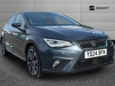 Usado Seat Ibiza XCELLENCE Lux 113 HP (83 kW) 2024 Cinzento Citadino