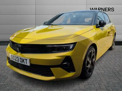 Used Vauxhall Astra S 128 HP (94 kW) 2023 Yellow Hatchback