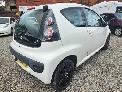 Usado Citroën C1 VTR Sport 68 CV (50 kW) 2012 Blanco Utilitario