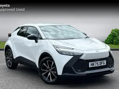 New Toyota C-HR Design 140 HP (102 kW) 2025 Pure white SUV