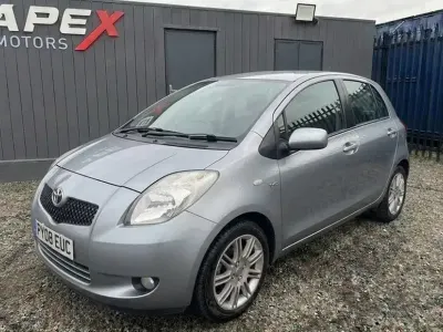 Used Toyota Yaris SR 90 HP (66 kW) 2008 Silver Hatchback