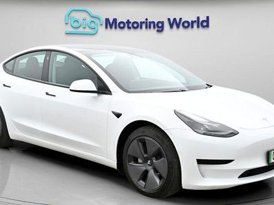 Used Tesla Model 3 Standard Range Plus 222 kW (302 HP) 2021 White Sedan